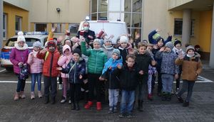 Wycieczka szkolna w KPP w Wieruszowie.